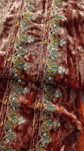 Load image into Gallery viewer, Mariab Patch velvet
