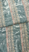 Load image into Gallery viewer, Mariab Patch Velvet

