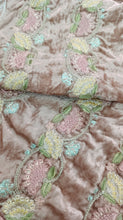 Load image into Gallery viewer, Mariab Patch Velvet
