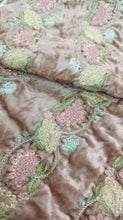 Load image into Gallery viewer, Mariab Patch Velvet
