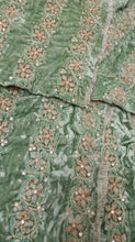 Load image into Gallery viewer, Mariab Patch velvet
