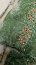 Load image into Gallery viewer, Mariab Patch velvet
