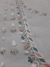 Load image into Gallery viewer, Mariab Neckline &amp; Chester
