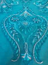 Load image into Gallery viewer, Republic Neckline
