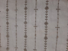 Load image into Gallery viewer, Mariab Duppta Fabric
