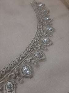 Mariab Neckline