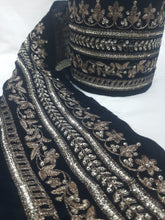 Load image into Gallery viewer, Mariab Patch velvet
