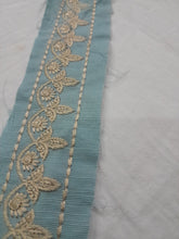 Load image into Gallery viewer, Beechtree Front &amp; Patch embroidered Khaddar
